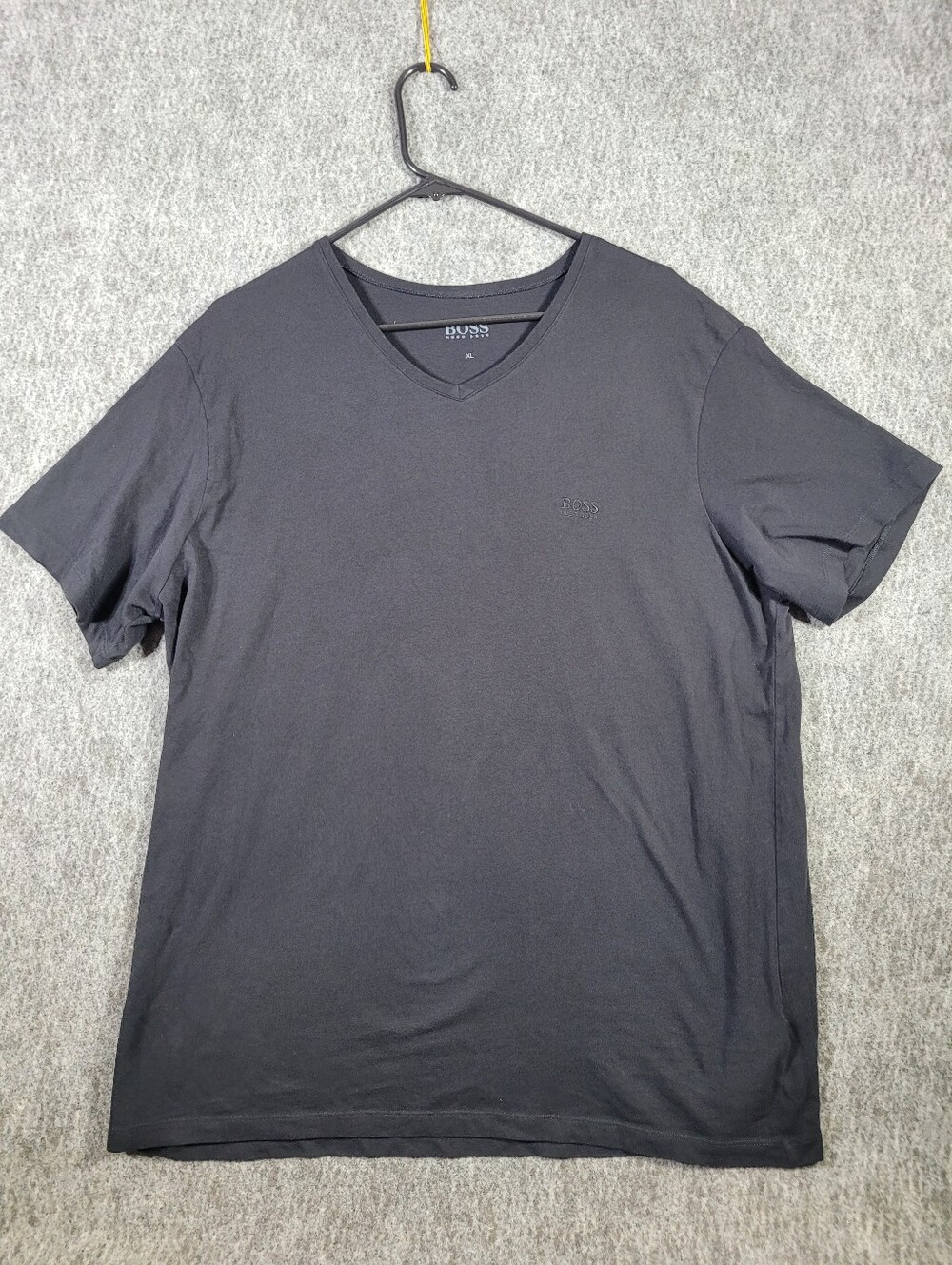 Hugo Boss Men's V-Neck T-Shirt Size XL Black Short Sleeve Embroidered Logo Tee